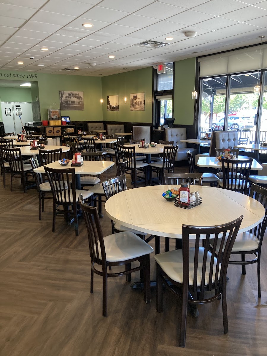 Lincoln Square Pancake House - Irvington